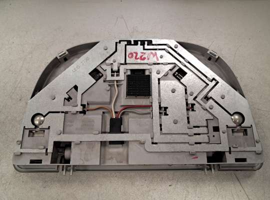 купить Фонарь салона (плафон) на Mercedes-Benz S (W220)