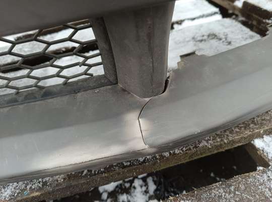 купить Бампер передний на Pontiac Vibe