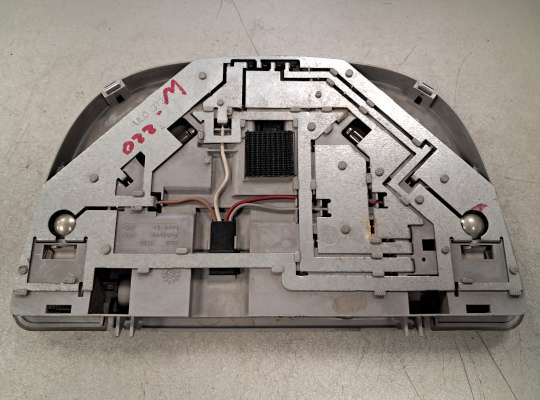 купить Фонарь салона (плафон) на Mercedes-Benz S (W220)