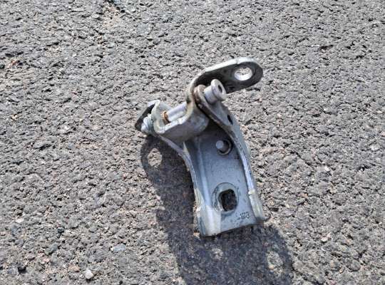 купить Петля двери на Ford Escape