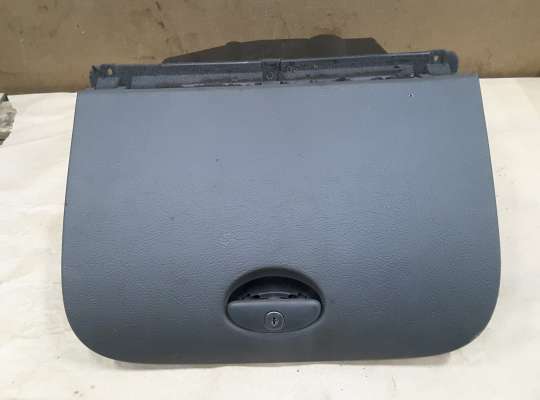 Бардачок (вещевой ящик) CT16770 на Citroen C5 I