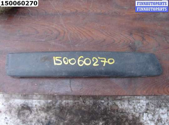 Накладка переднего бампера FO1636459 на Ford Focus II