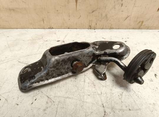 купить Кронштейн заднего рычага на Ford Mondeo III