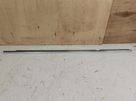 купить Молдинг стекла двери на Volkswagen Tiguan II