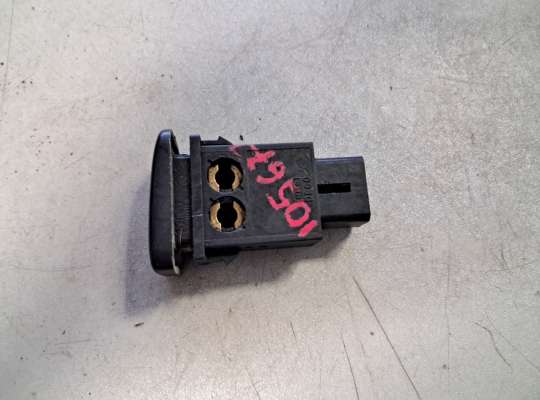 купить Кнопка обогрева заднего стекла на Hyundai Galloper II