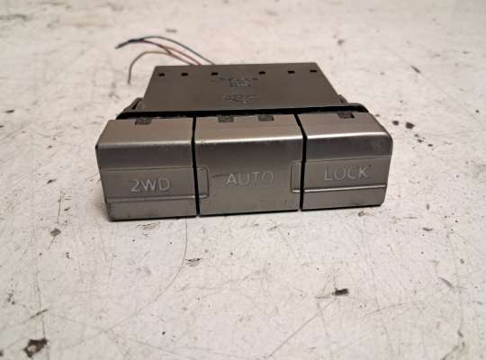 купить Кнопка 4WD на Nissan X-Trail I (T30)