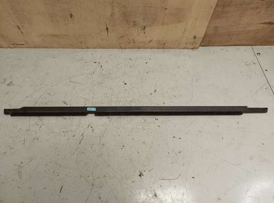 купить Молдинг стекла на Volkswagen Tiguan I (5N)