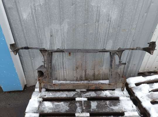 Панель передняя (телевизор) на Pontiac Vibe