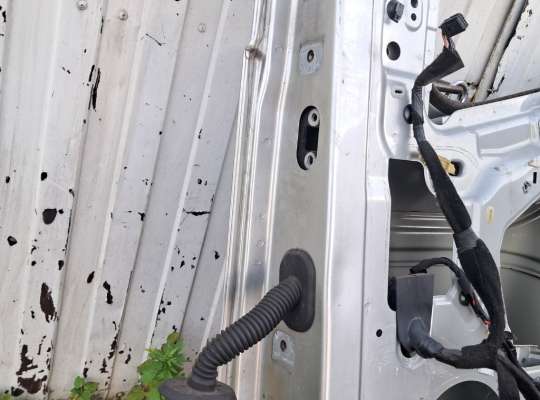 купить Дверь боковая на Renault Master III