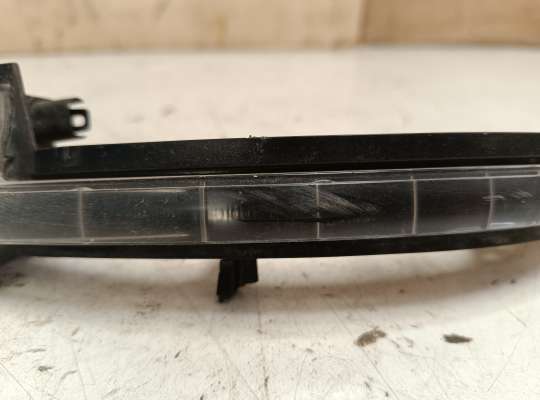 купить Повторитель в зеркало на Volkswagen Touareg II (7P)