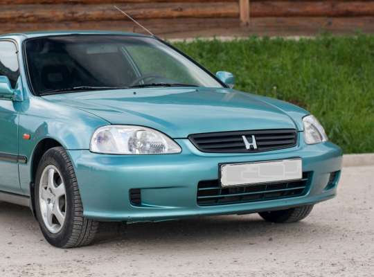 Бампер передний на Honda Civic VI (EJ, EK, EM1)