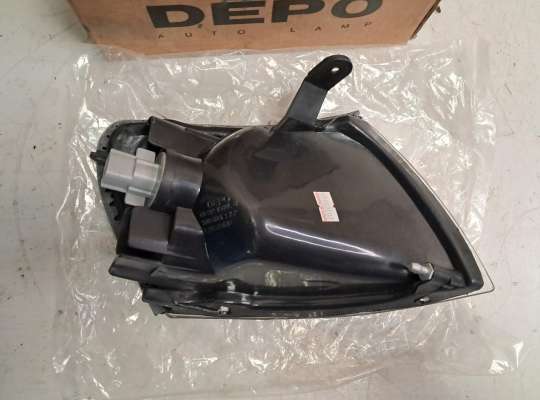 купить Поворотник передний на Toyota Carina E T19