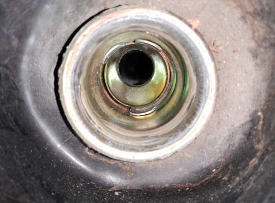 купить Горловина топливного бака на Nissan Primera (P12)