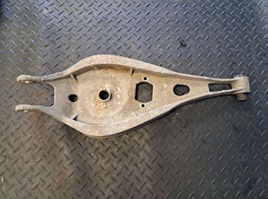 Рычаг задний поперечный левый BM2786430 на BMW 3 (E46)