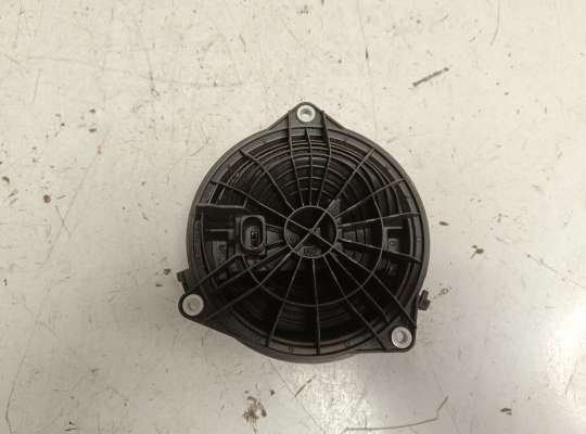 купить Ручка крышки багажника (задней двери) на Volkswagen Passat B6 (3C)