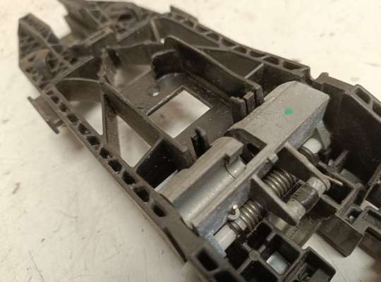 купить Кронштейн ручки на Volkswagen Tiguan I (5N)