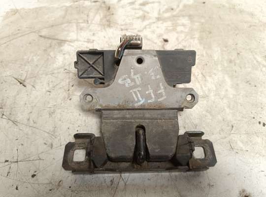 купить Замок багажника на Ford Focus II