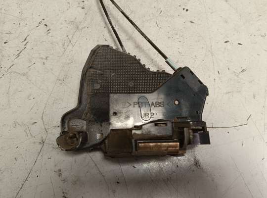 купить Замок боковой двери на Pontiac Vibe