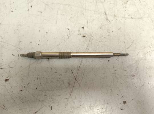 купить Свеча накала на Renault Master III