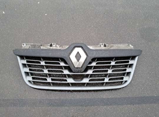 купить Решетка радиатора на Renault Master III