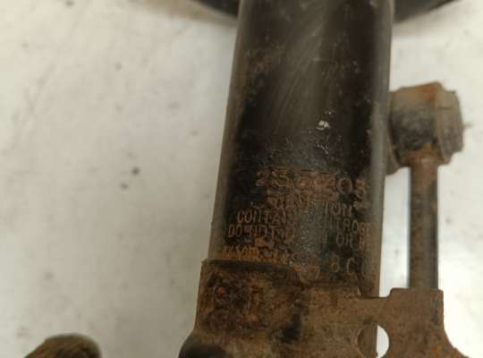 купить Стойка подвески амортизационная на Pontiac Vibe