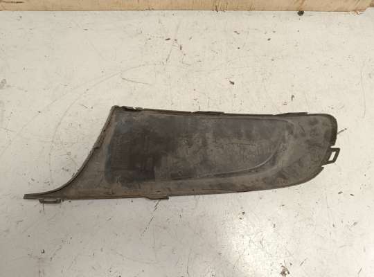 Решетка (заглушка) бампера на Volkswagen Caddy III (2K)