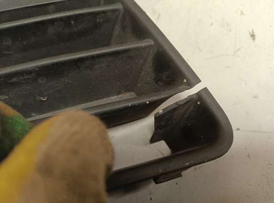 купить Решетка (заглушка) бампера на Volkswagen Jetta V (1K)