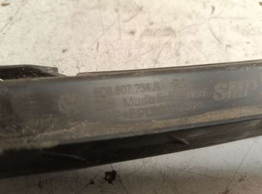 купить Решетка (заглушка) бампера на Volkswagen Jetta VI (1B)