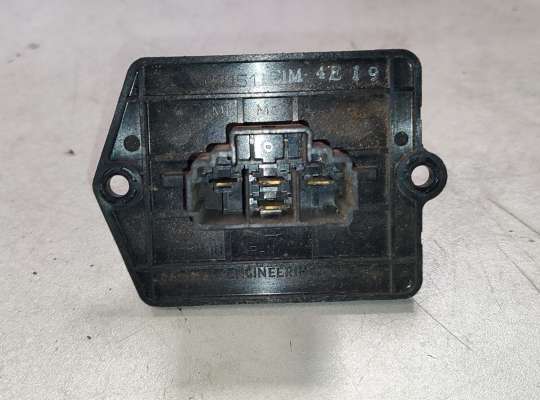 купить Резистор (сопротивление) отопителя на Mazda 323 (BA) 323C/ 323F/ 323S/ 323P