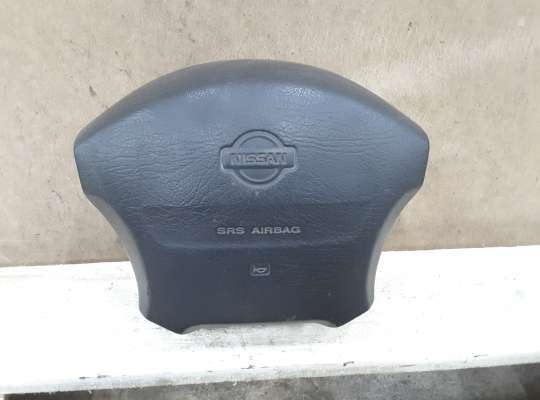 Подушка безопасности водителя (AirBag) на Nissan Primera (P11)