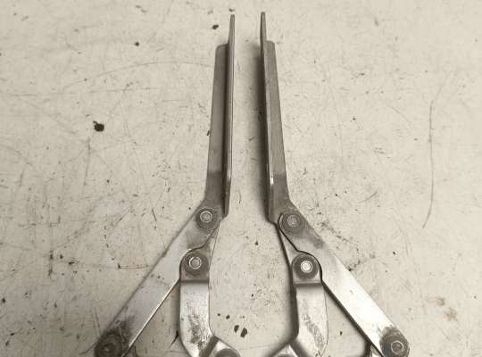 Петля капота MB1689008 на Mercedes-Benz A (W168)