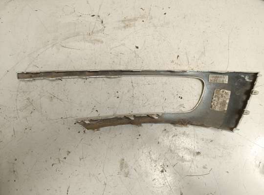 купить Решетка (заглушка) бампера на Volkswagen Touareg II (7P)