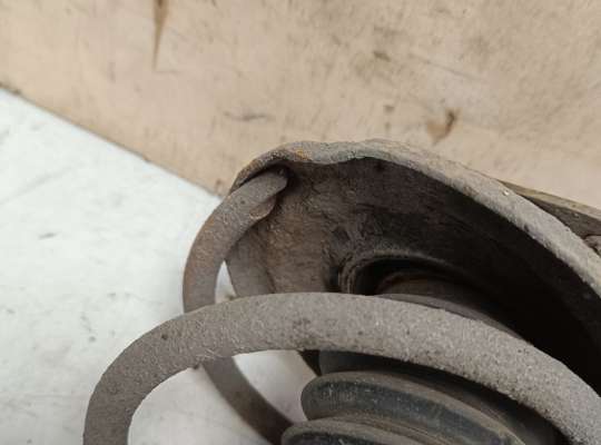 купить Стойка подвески амортизационная на Ford Focus I