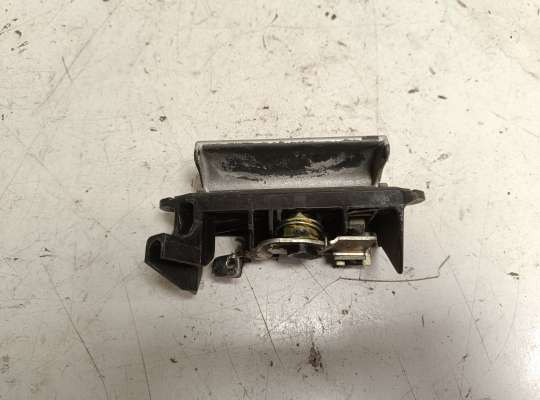 купить Ручка крышки багажника (задней двери) на Pontiac Vibe