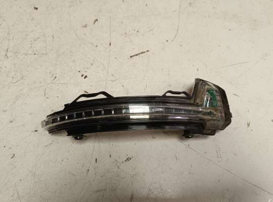 Купить Повторитель в зеркало на Volkswagen Tiguan II Повторитель в зеркало VG2579232 на Volkswagen Tiguan II