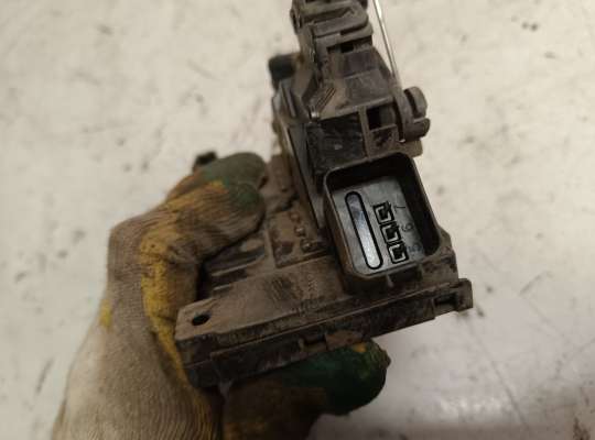 купить Замок боковой двери на Ford Focus I