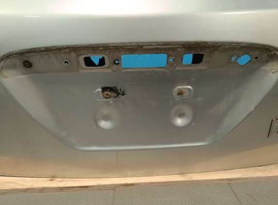 купить Крышка багажника на Pontiac Vibe