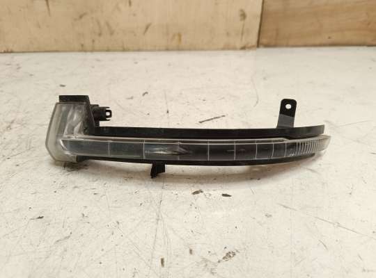 купить Повторитель в зеркало на Volkswagen Touareg II (7P)