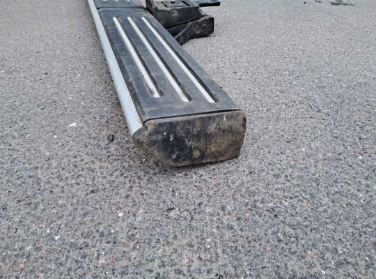 купить Подножка порога на Range Rover III (LM, L322)