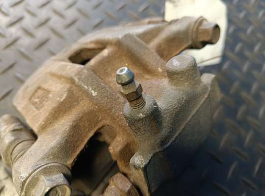 купить Суппорт на Mitsubishi Grandis