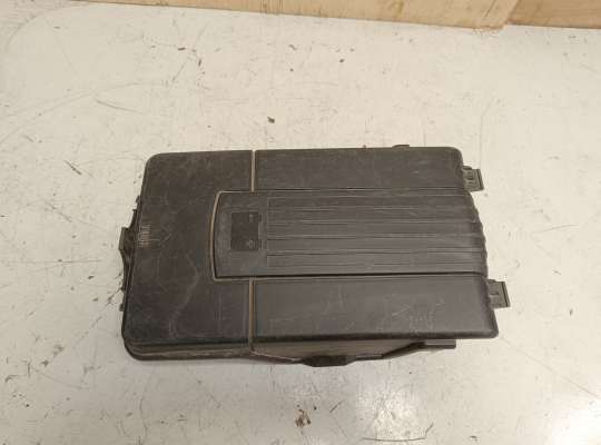 купить Крышка аккумулятора на Volkswagen Tiguan I (5N)