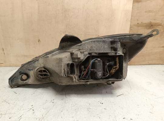 купить Фара передняя на Ford Focus I