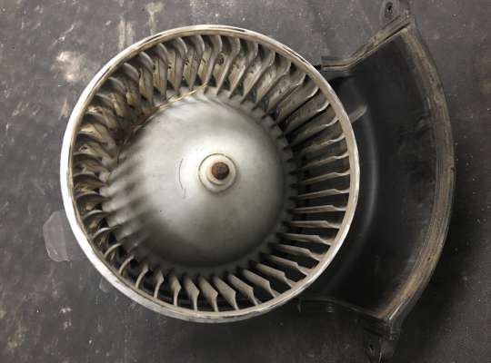 Мотор отопителя на Renault Master III
