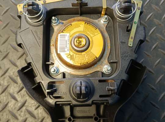 купить Подушка безопасности водителя (AirBag) на Nissan Note (E11)