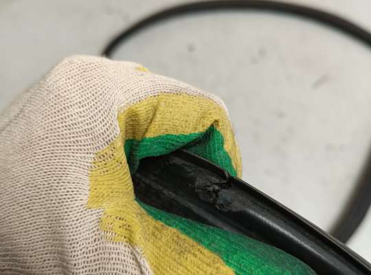 Уплотнитель двери на Ford Focus I