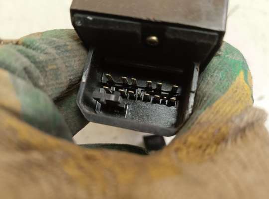 купить Блок управления стеклоподъёмниками на Pontiac Vibe