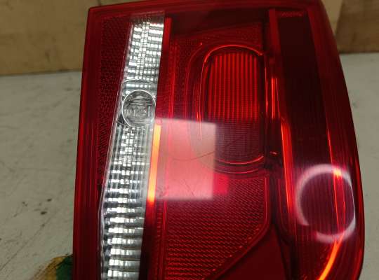 Фонарь крышки багажника на Volkswagen Passat B7 (36)