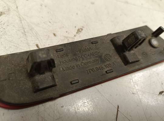 купить Отражатель в бампер на Volkswagen Touareg II (7P)