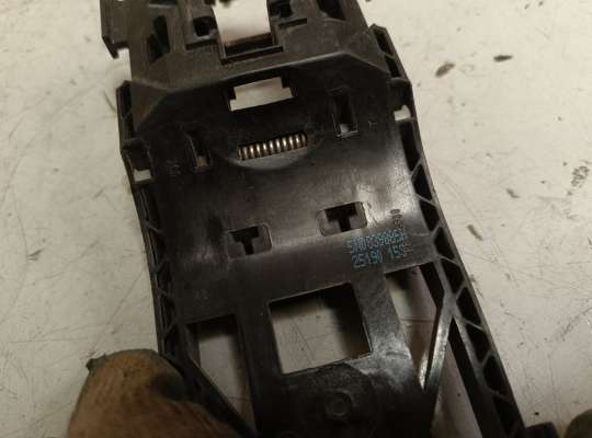 купить Кронштейн ручки на Volkswagen Tiguan I (5N)