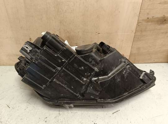 купить Фара передняя на Volkswagen Caddy III (2K)